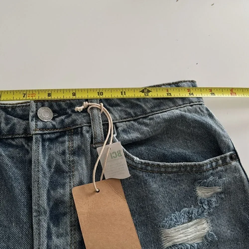 Vanilla Star Distressed Boyfriend 90’s Jeans in dark Wash NWT